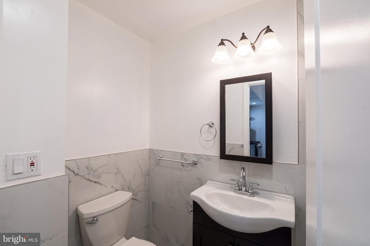 1726 Pine St #2F - Photo 4 of 10
