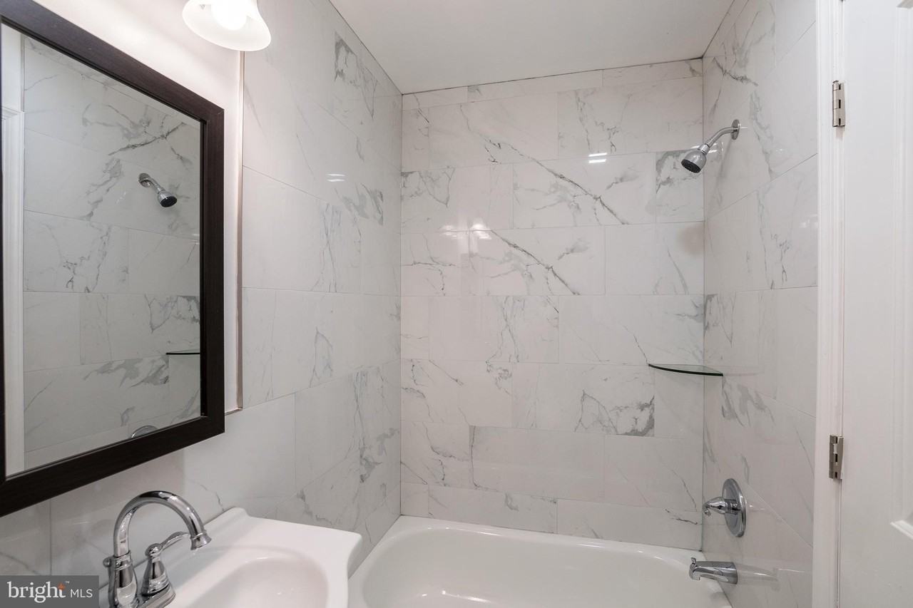 1726 Pine St #2F - Photo 5 of 10