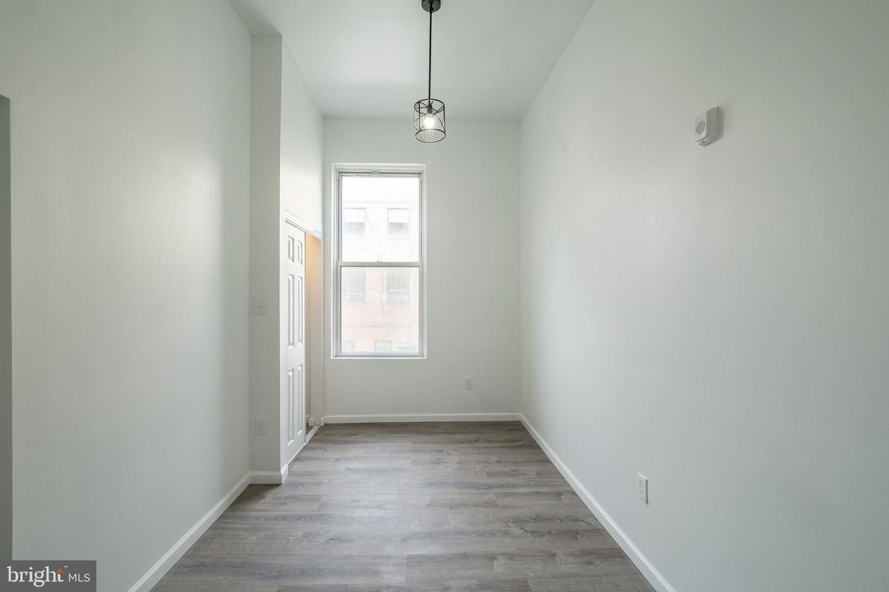 1726 Pine St #2F - Photo 6 of 10
