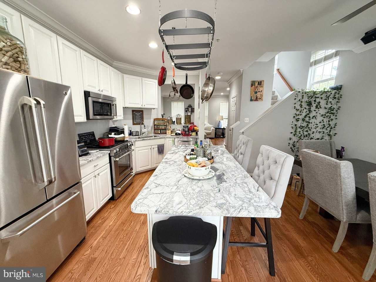 162 Barrett Pl - Photo 6 of 16
