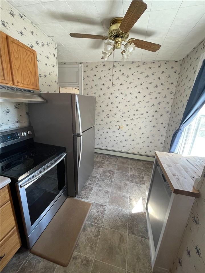 1106 Caledonia St - Photo 5 of 17