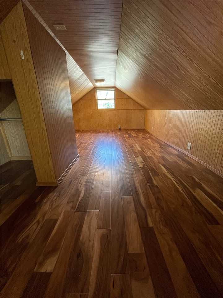 1106 Caledonia St - Photo 7 of 17