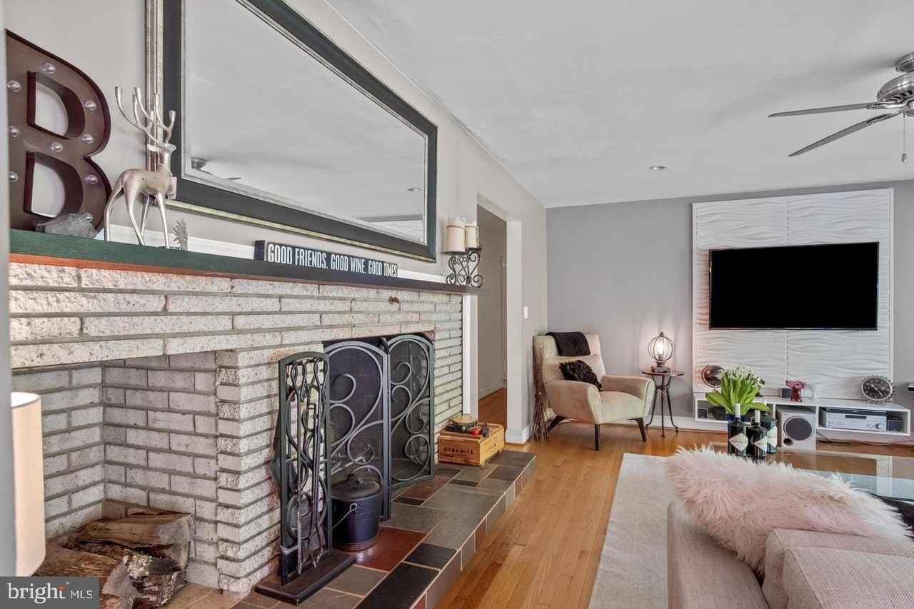 3418 Annandale Rd - Photo 4 of 37