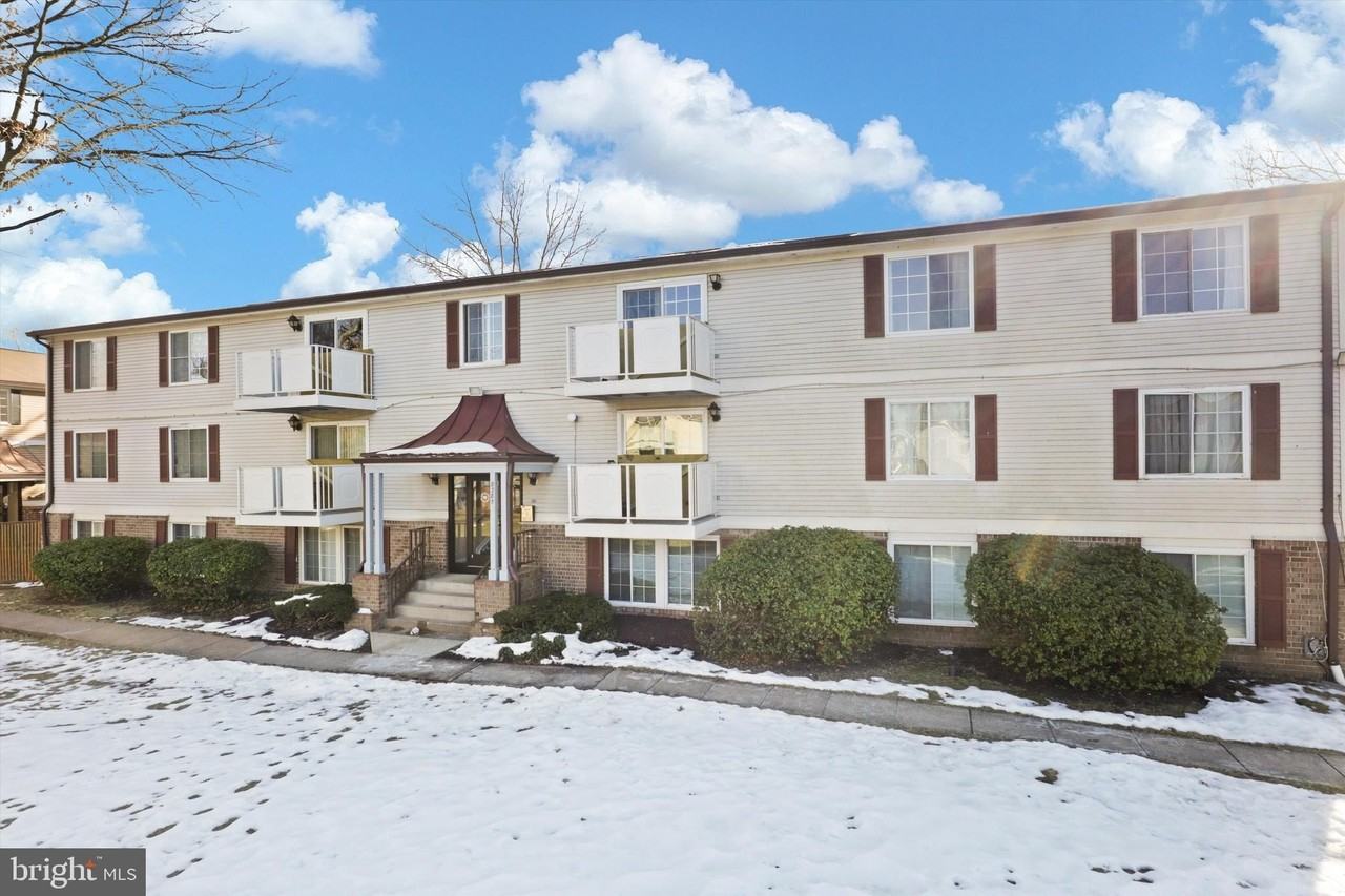 8385 Brockham Dr Apt M #29-85M - Photo 3 of 28