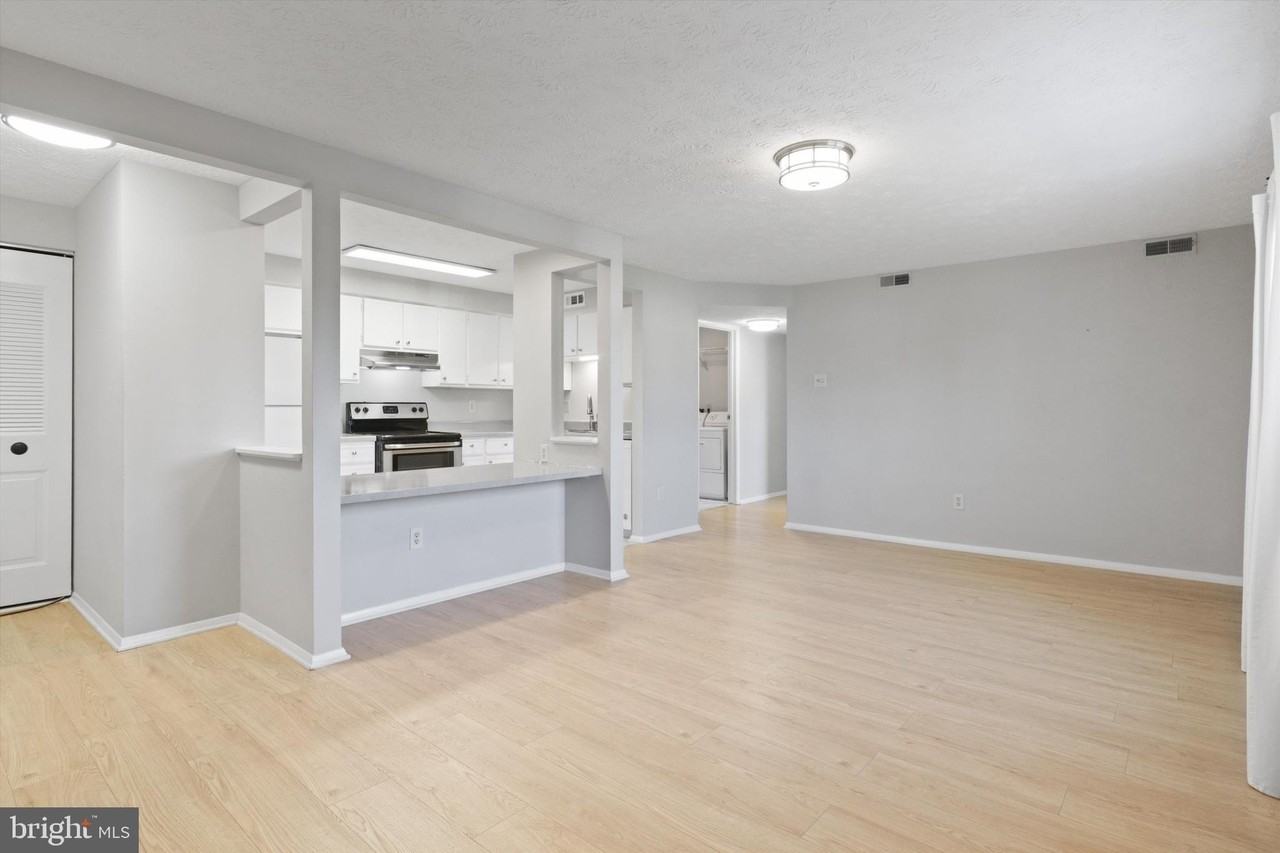 8385 Brockham Dr Apt M #29-85M - Photo 6 of 28