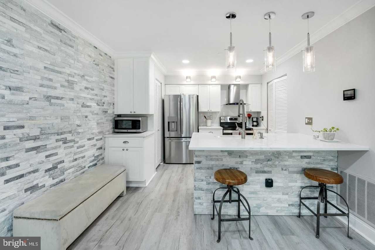 7592 Lakeside Village Dr Unit A #7592A