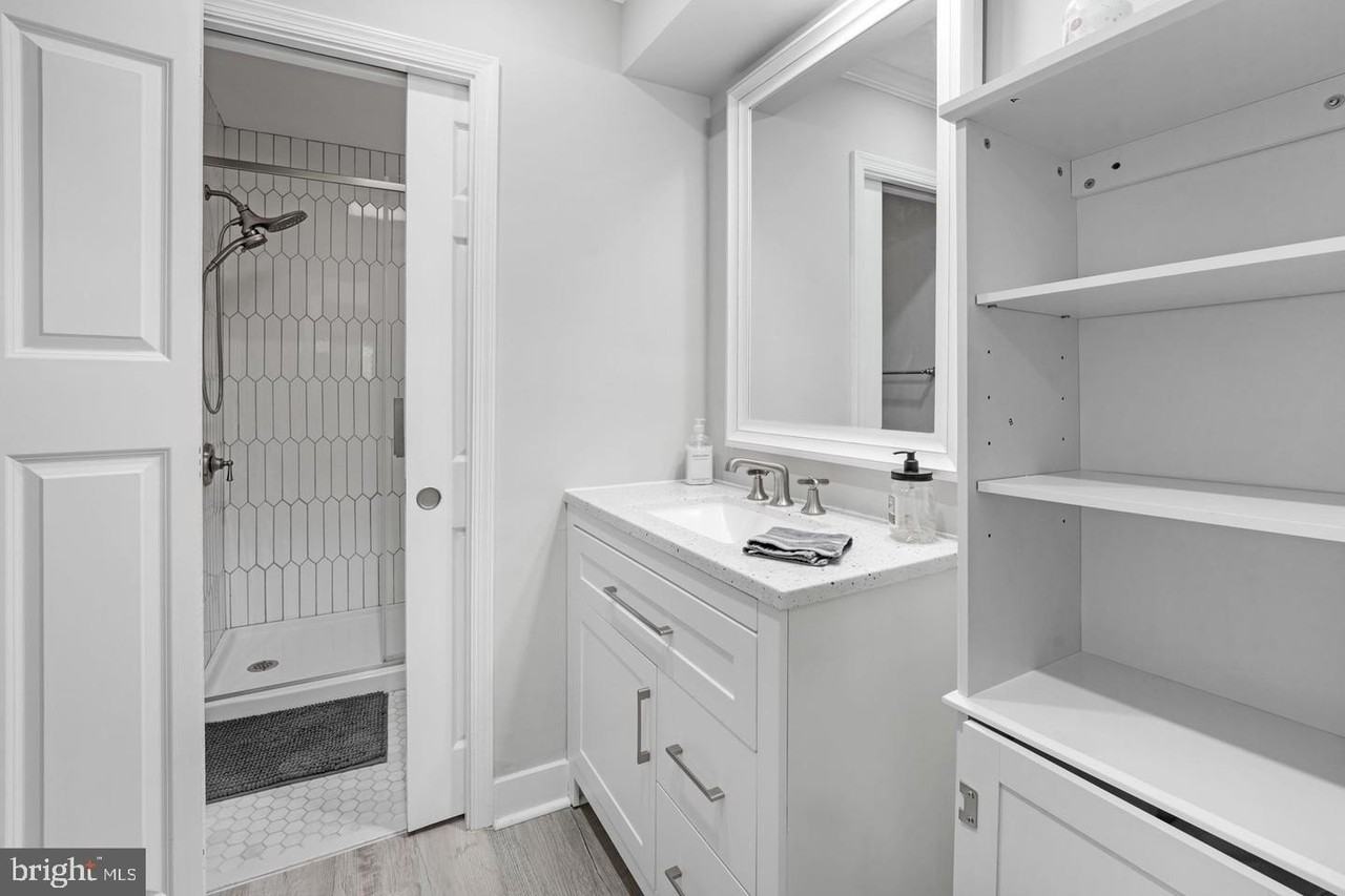 7592 Lakeside Village Dr Unit A #7592A - Photo 5 of 22