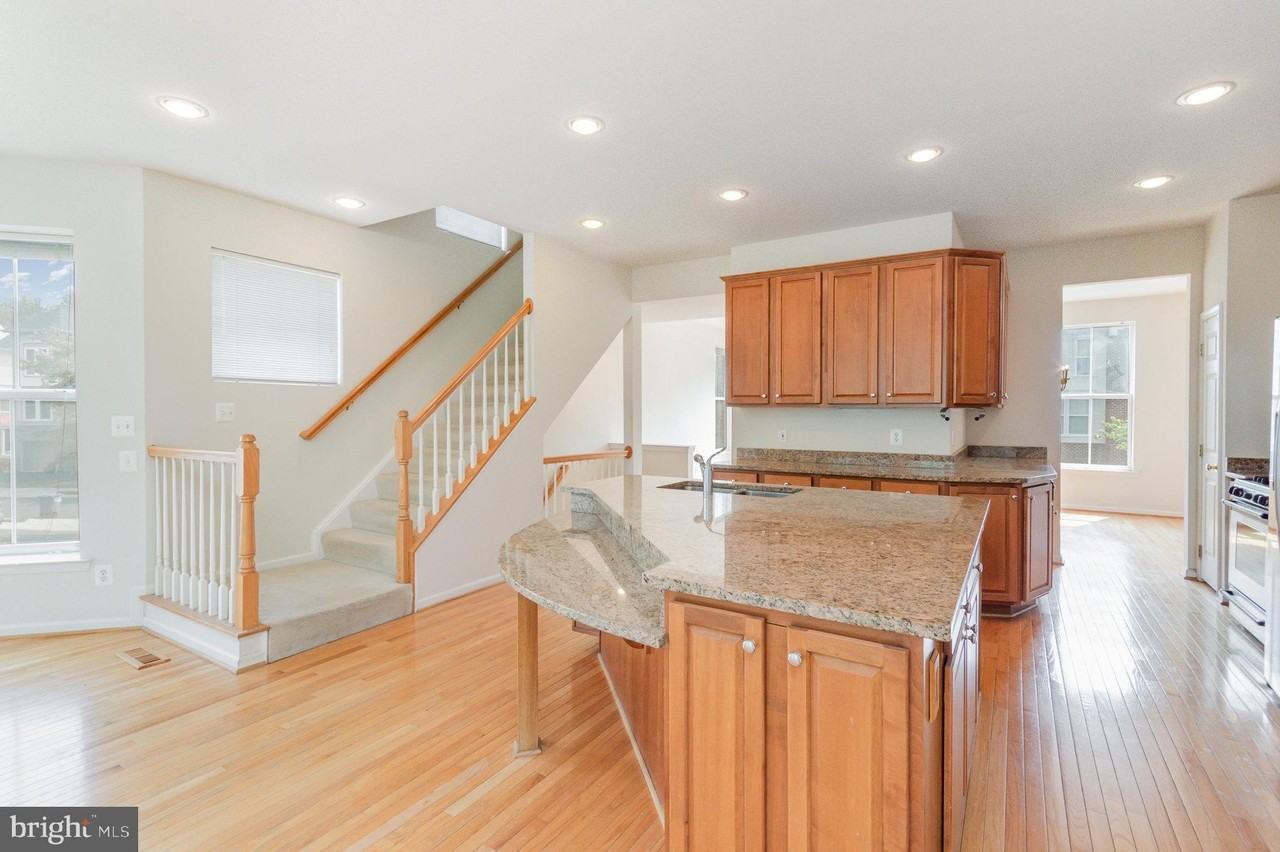 43095 Hunters Green Sq - Photo 6 of 26