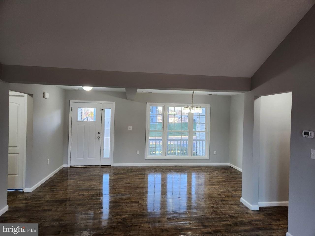 537 Spyglass Dr - Photo 2 of 14