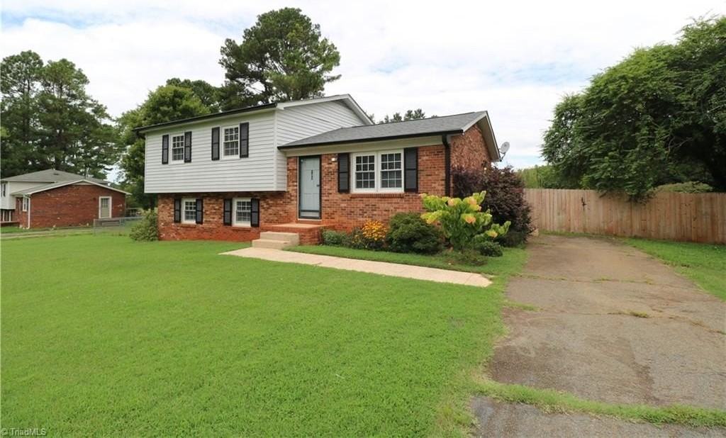 120 Sunnybrook Ct - Photo 2 of 20