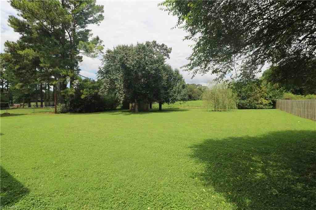 120 Sunnybrook Ct - Photo 3 of 20