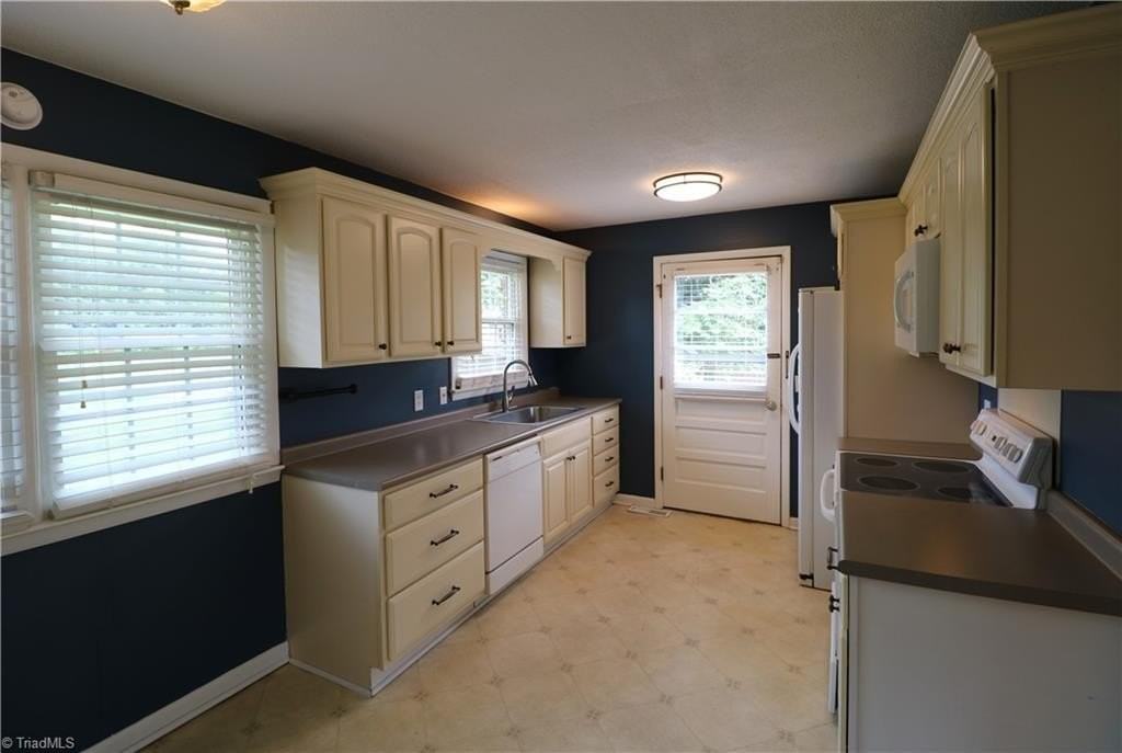 120 Sunnybrook Ct - Photo 7 of 20