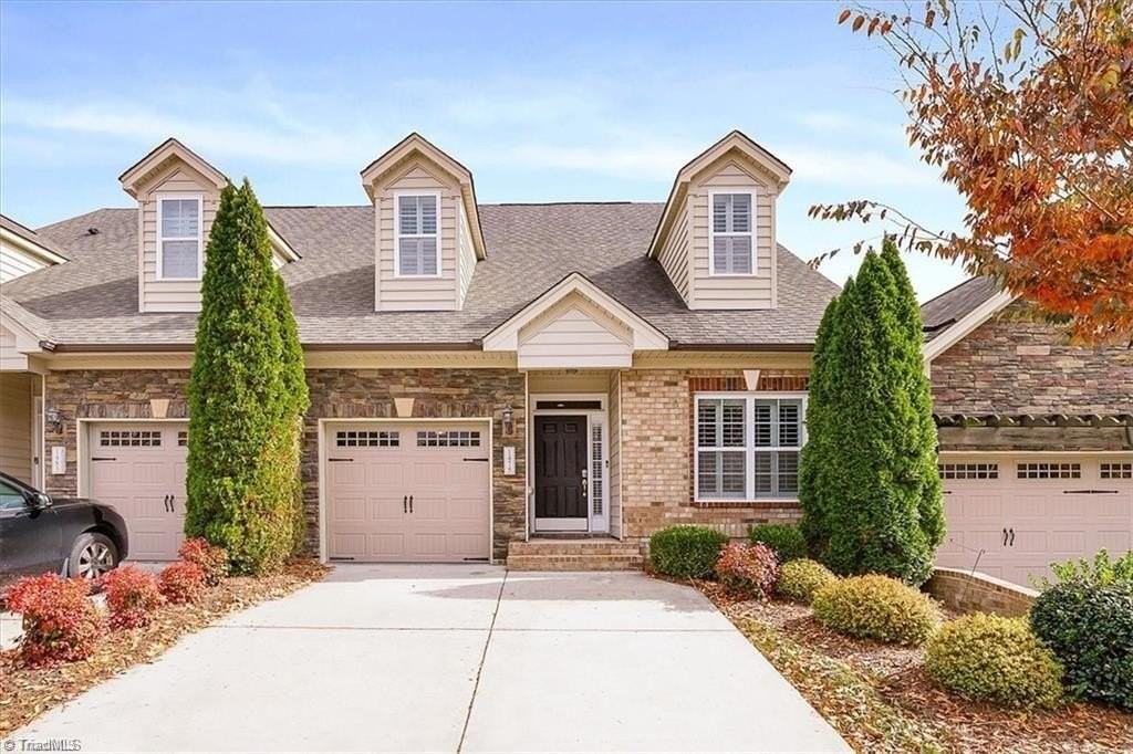 1475 Neville Gardens Ln