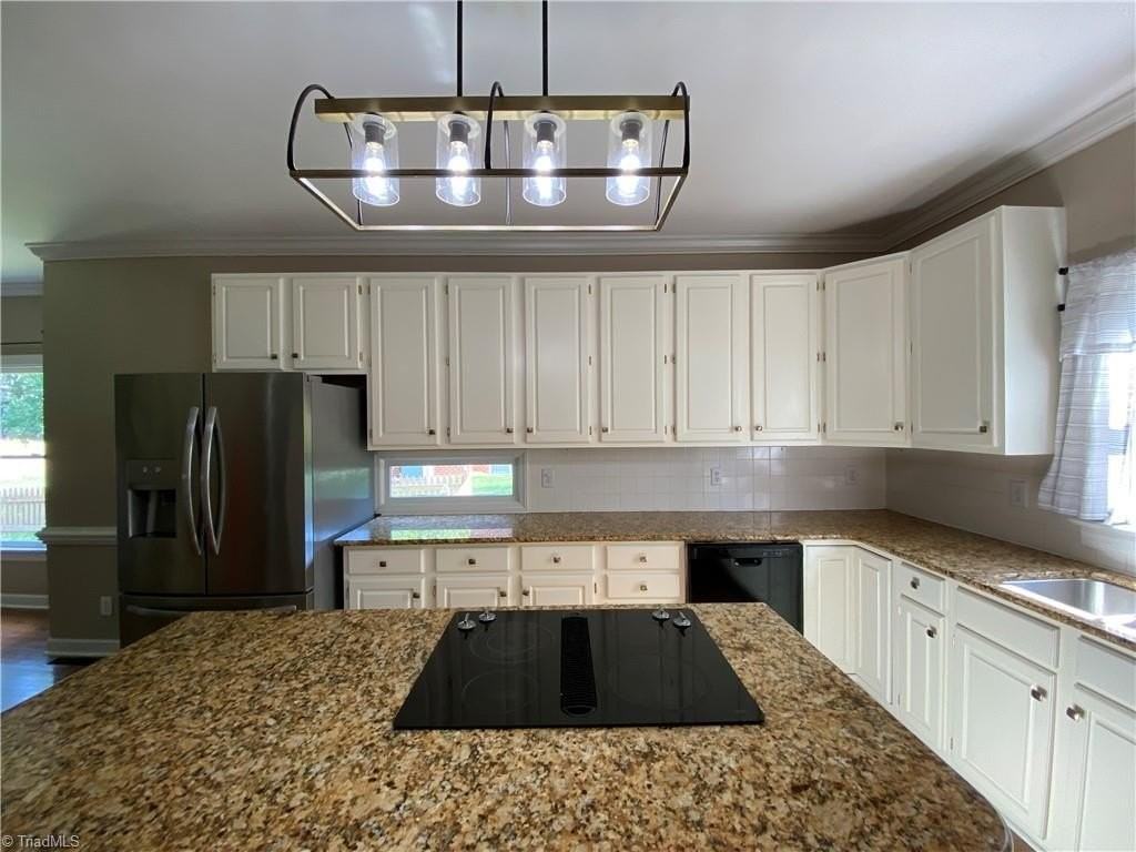 1800 Curraghmore Rd - Photo 5 of 44