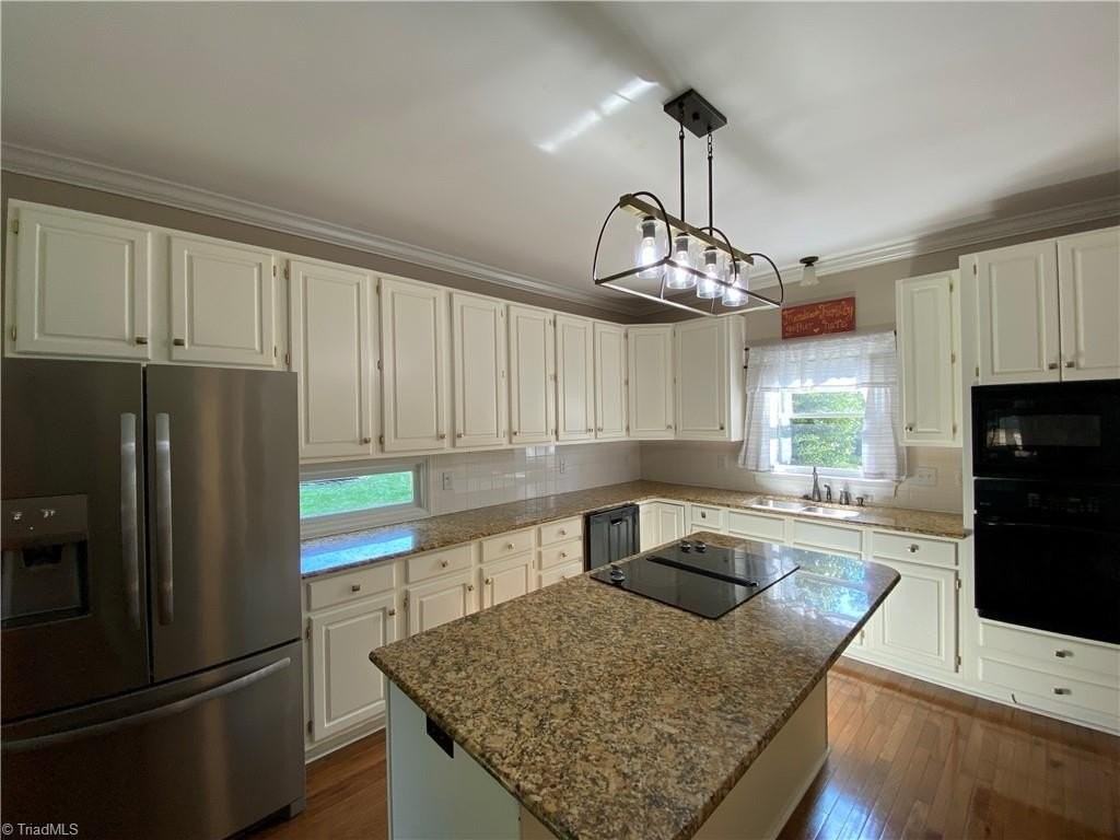 1800 Curraghmore Rd - Photo 6 of 44