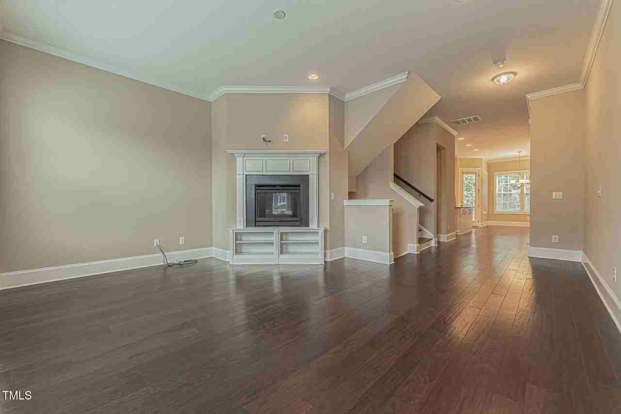 3606 Winifred Ln - Photo 5 of 45