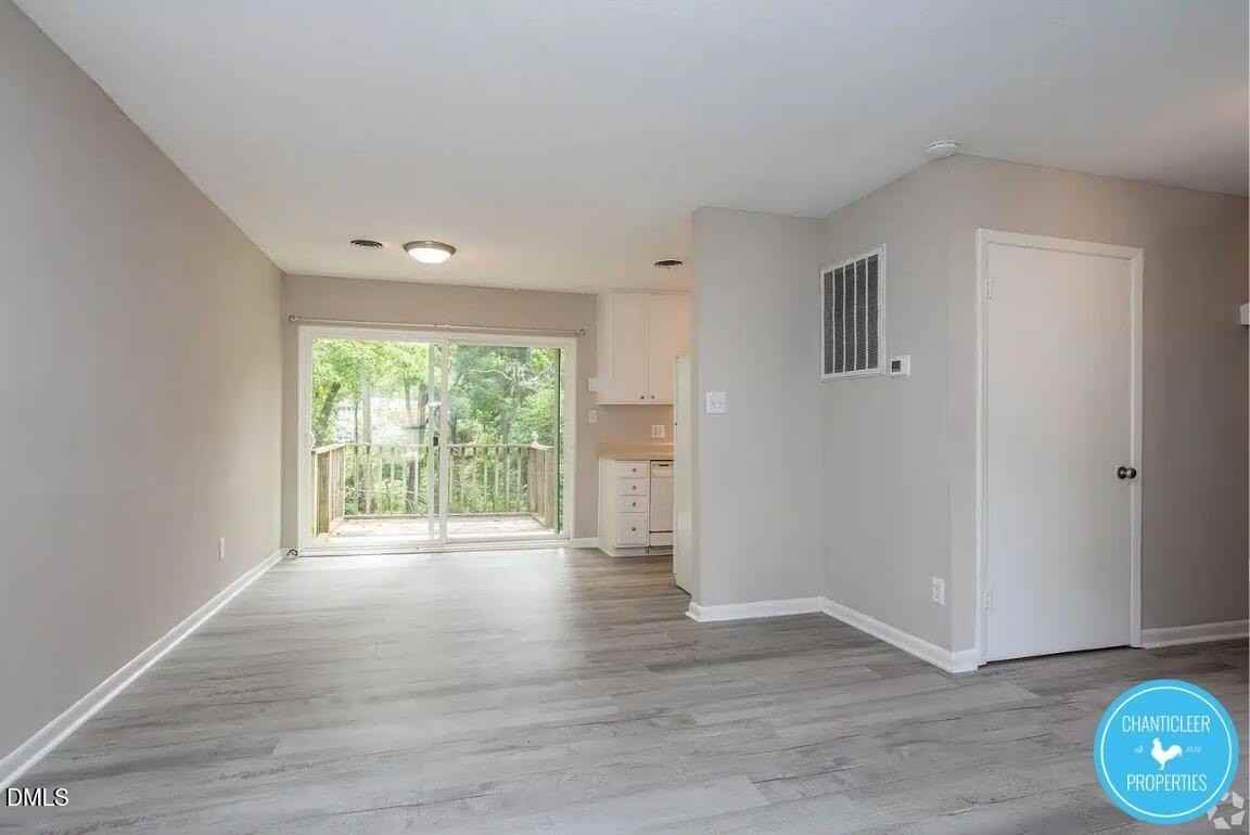 124 Rectory St - Photo 7 of 24
