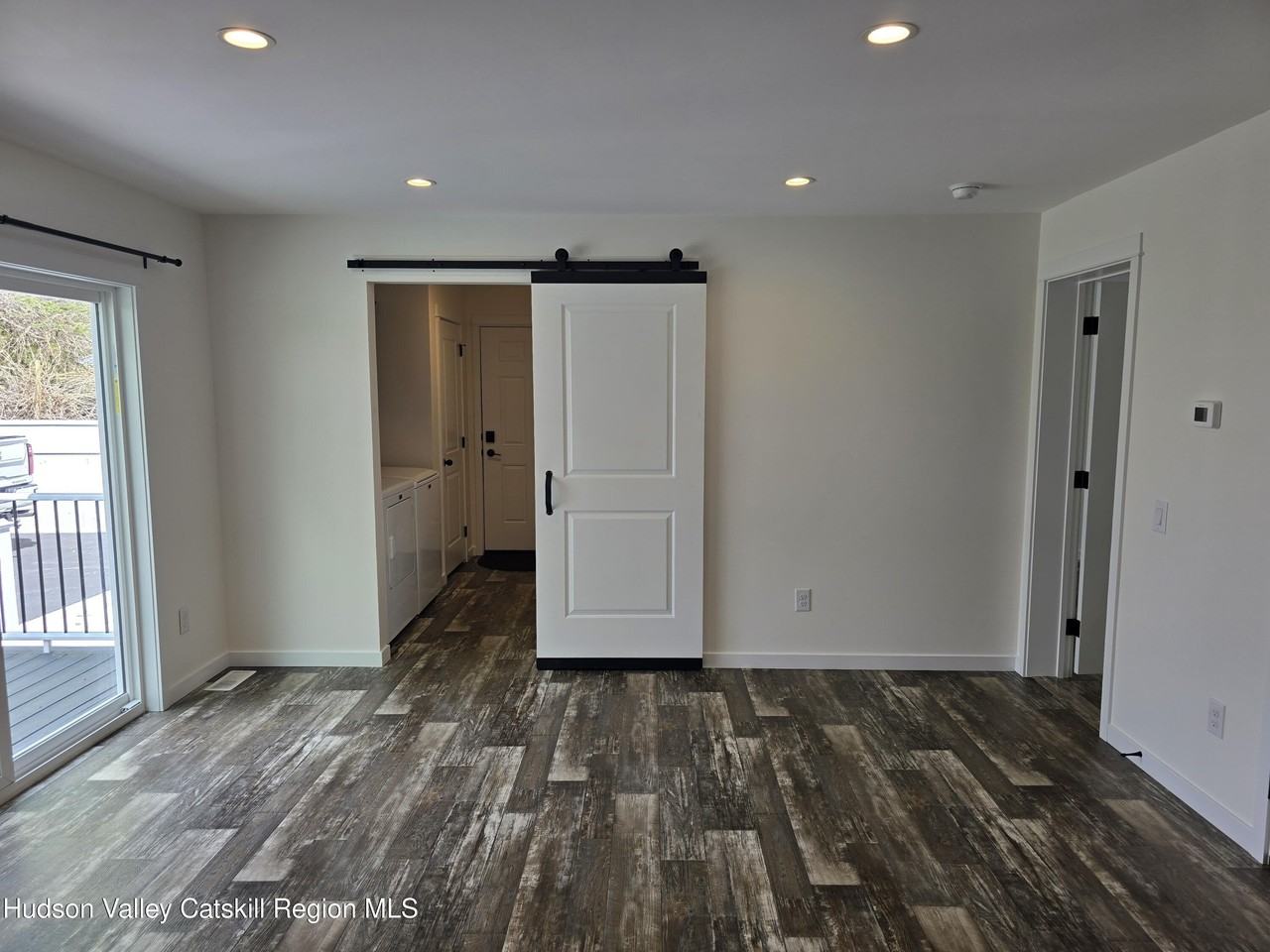 37 Van Dyck St - Photo 4 of 14