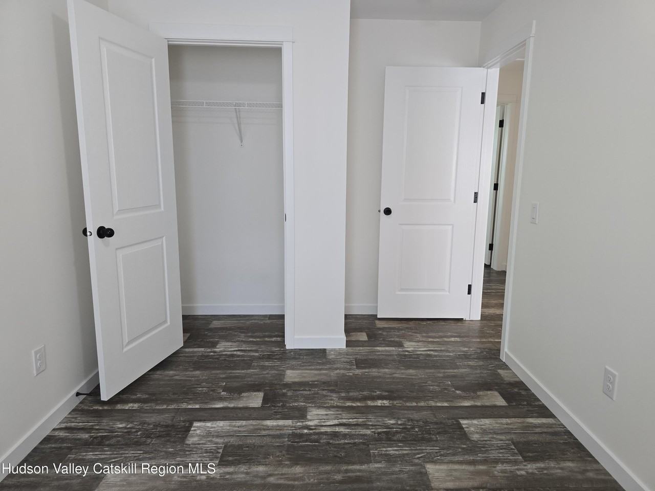 37 Van Dyck St - Photo 7 of 14