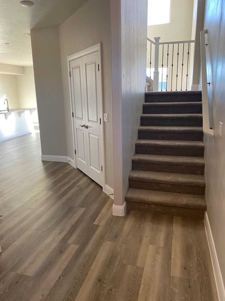 516 N 480 W - Photo 4 of 16
