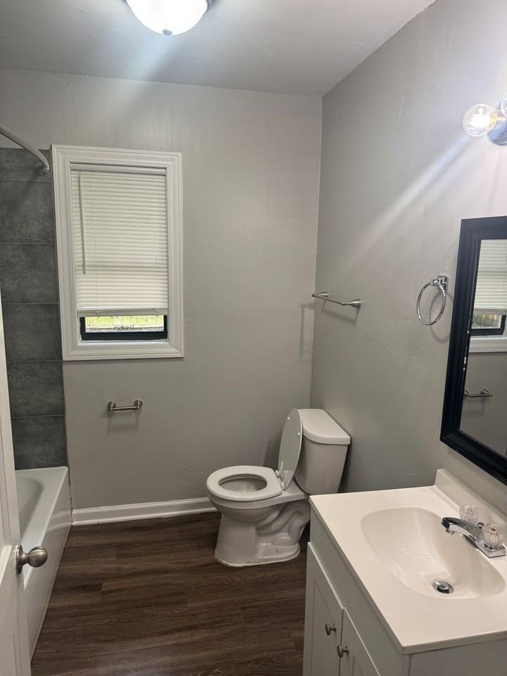 7815 Armour Rd - Photo 3 of 25