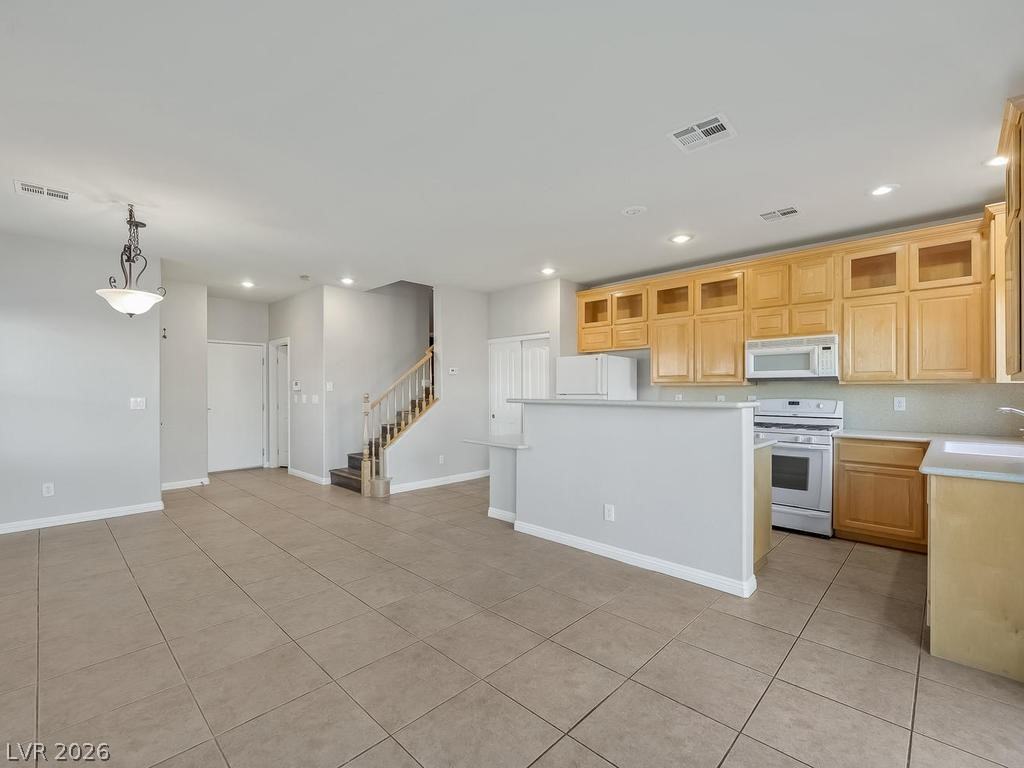 1087 Luna Eclipse Ln - Photo 6 of 31