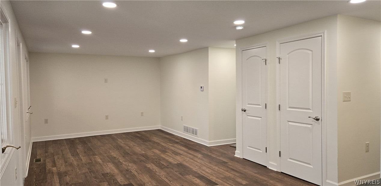 2655 Sheridan Dr - Photo 3 of 12
