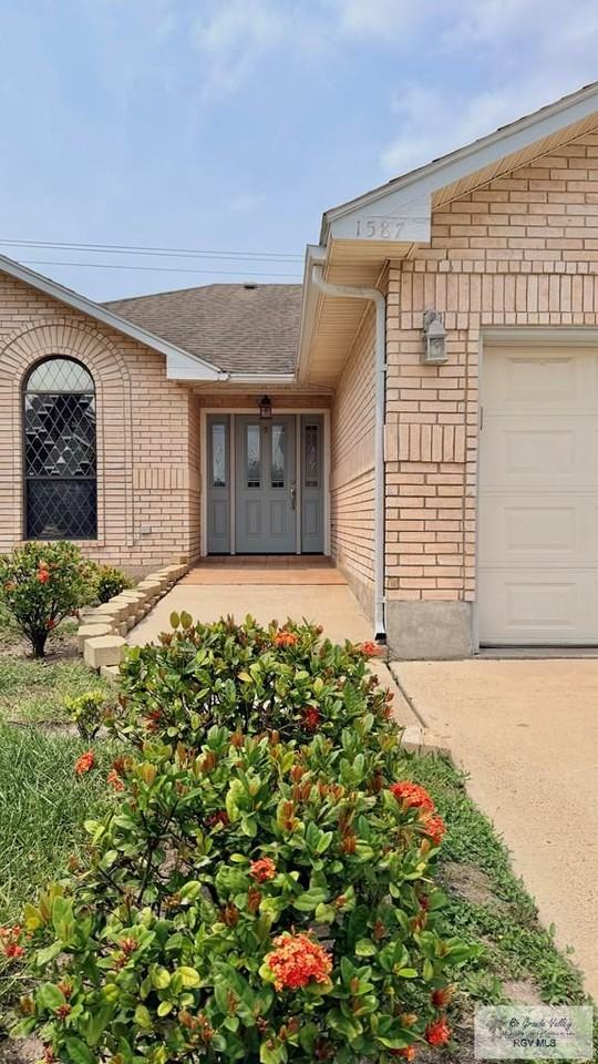 1587 Pinion Dr - Photo 3 of 25