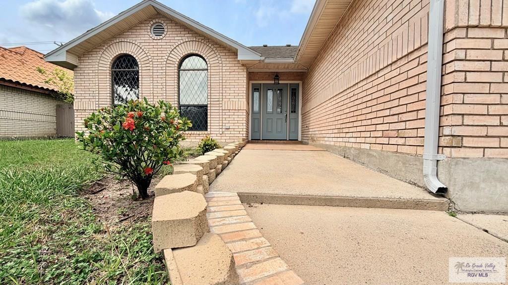 1587 Pinion Dr - Photo 4 of 25