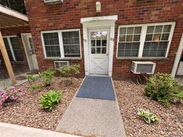 featured image of 1 Colonial Rd