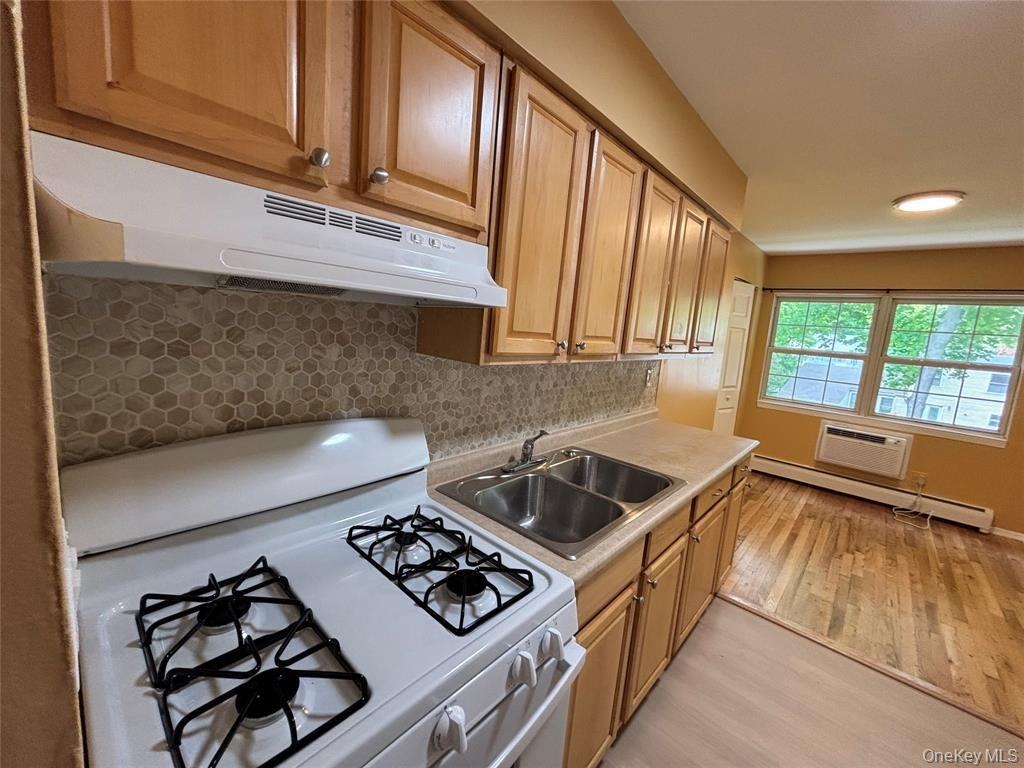 1 Colonial Rd - Photo 4 of 10