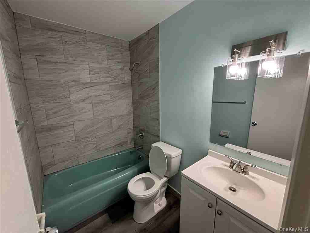 1 Colonial Rd - Photo 7 of 10