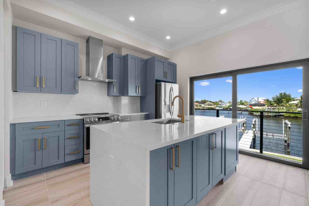 777 Gran Kaymen Way - Photo 3 of 35