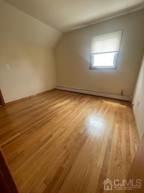1160 Roosevelt Ave - Photo 7 of 14