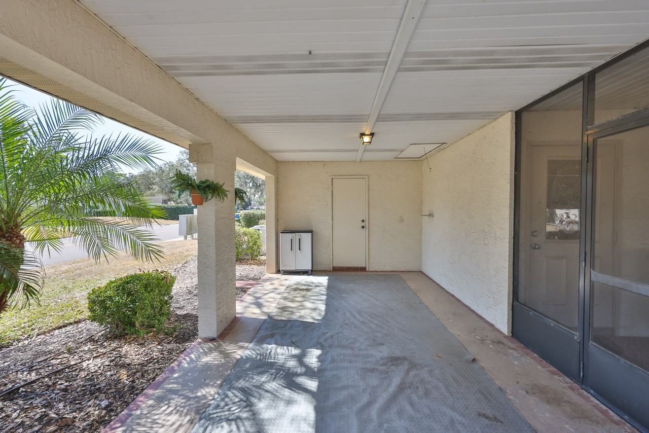 2035 Hampstead Cir - Photo 3 of 36