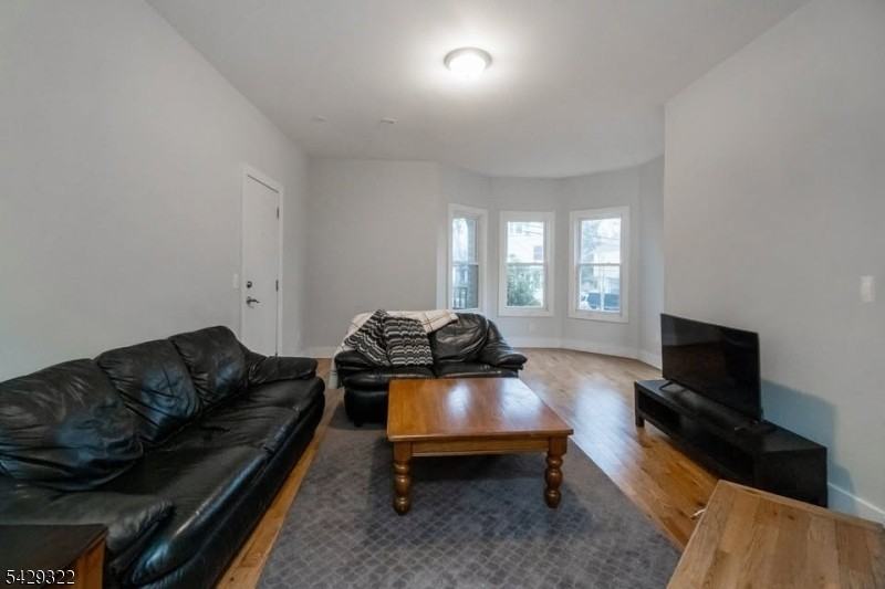 467 Fairview Ave - Photo 2 of 10