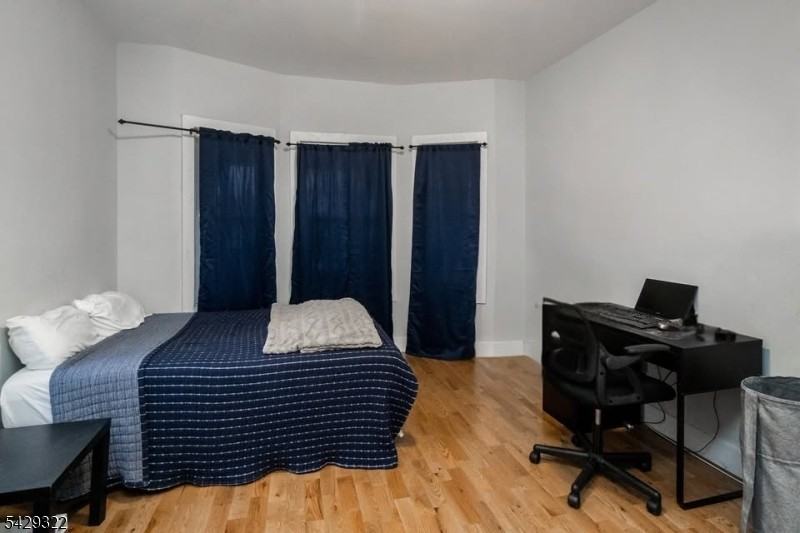 467 Fairview Ave - Photo 5 of 10