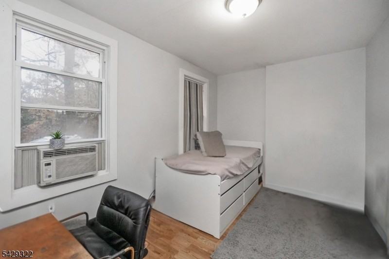 467 Fairview Ave - Photo 6 of 10