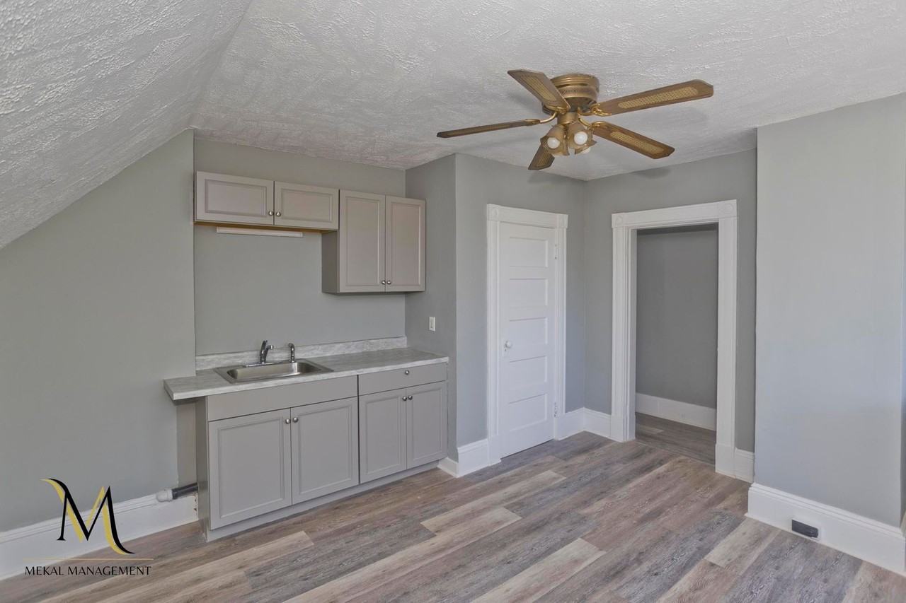 122 Fort Pleasant Ave - Photo 2 of 23
