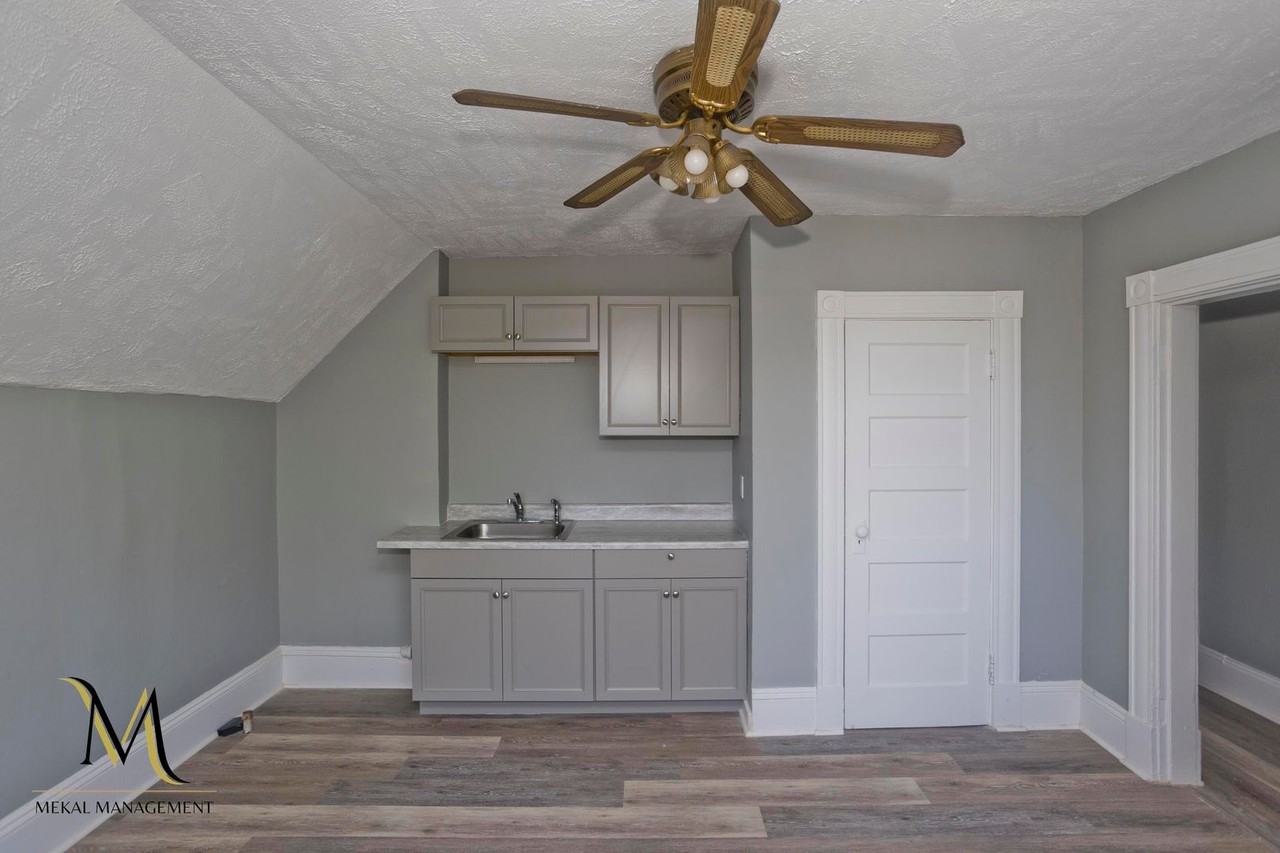 122 Fort Pleasant Ave - Photo 4 of 23