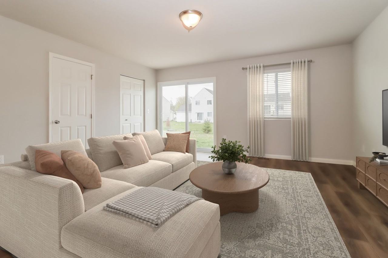 2208 Macatawa Ln - Photo 2 of 19