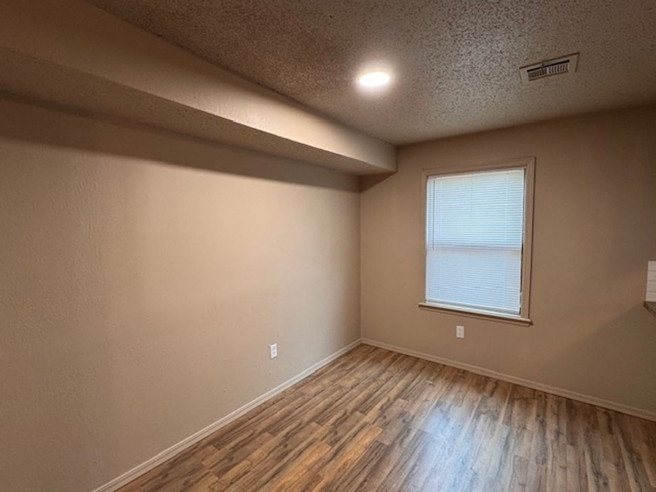 608 Sw 13th St - Photo 5 of 15