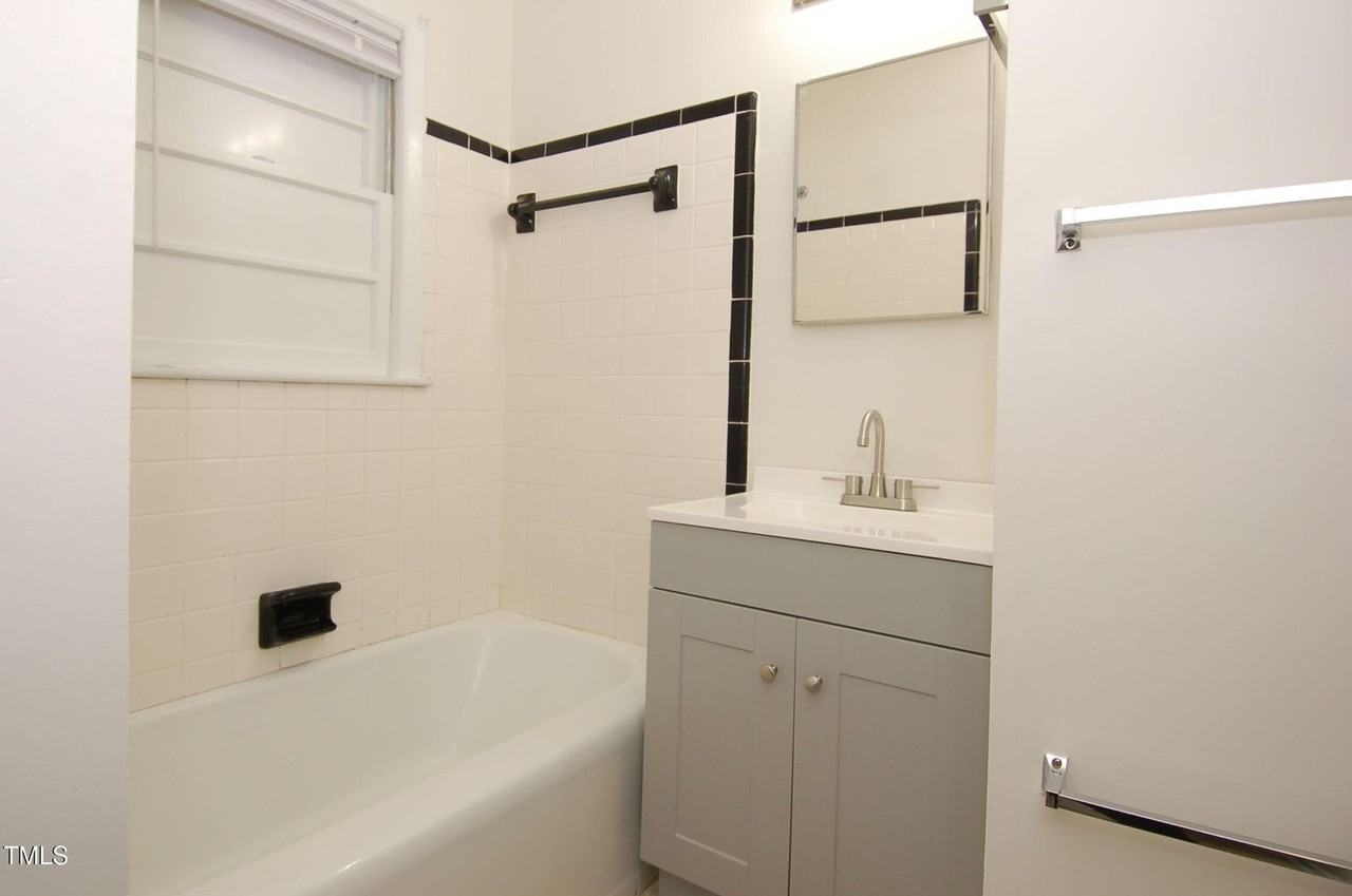 3206-3210 - Photo 3 of 24