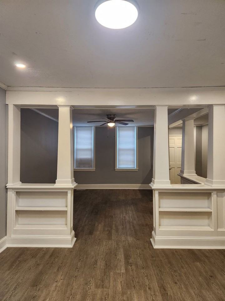514 S Duke St - Photo 5 of 11