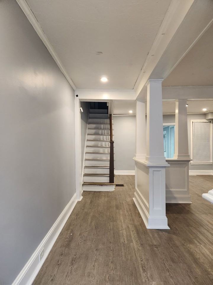 514 S Duke St - Photo 2 of 11