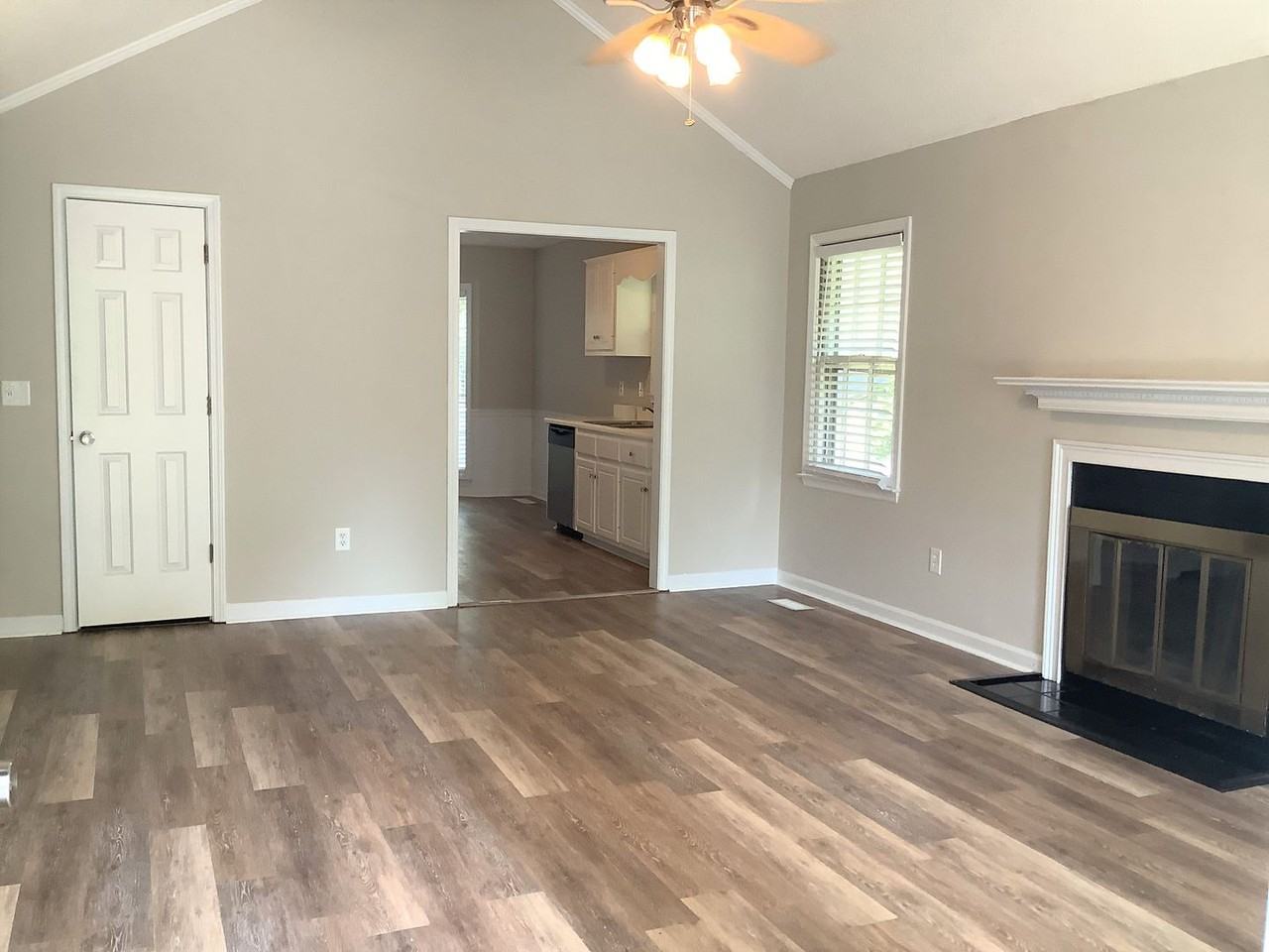 160 Diamond Dr - Photo 2 of 12