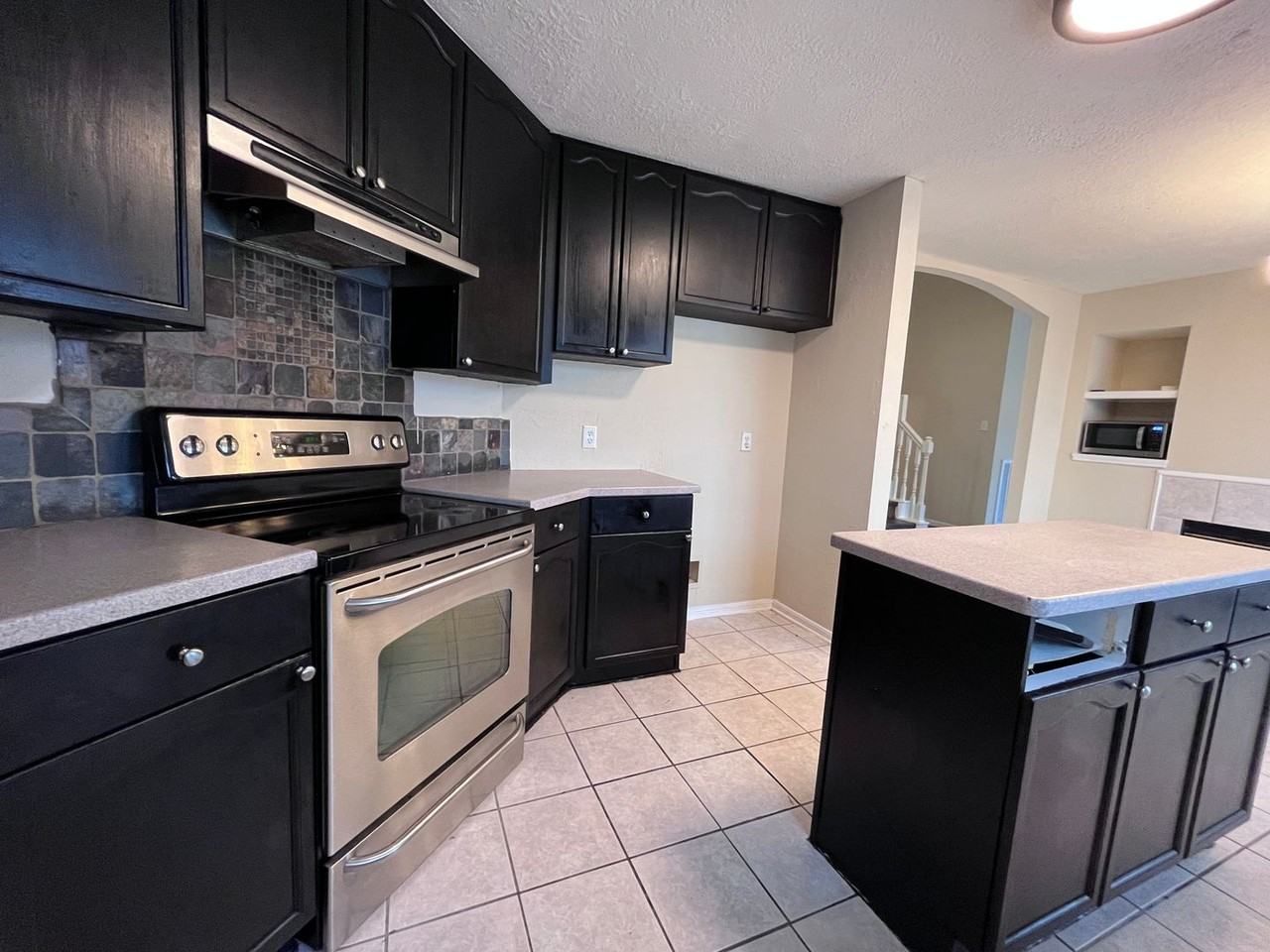 12827 Fox Arrow Ln - Photo 3 of 22