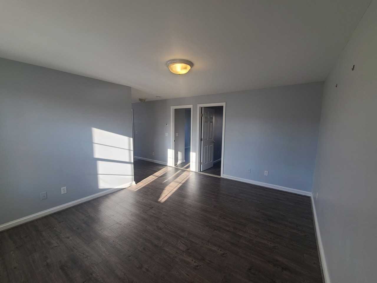 127 Railroad St - Photo 4 of 16