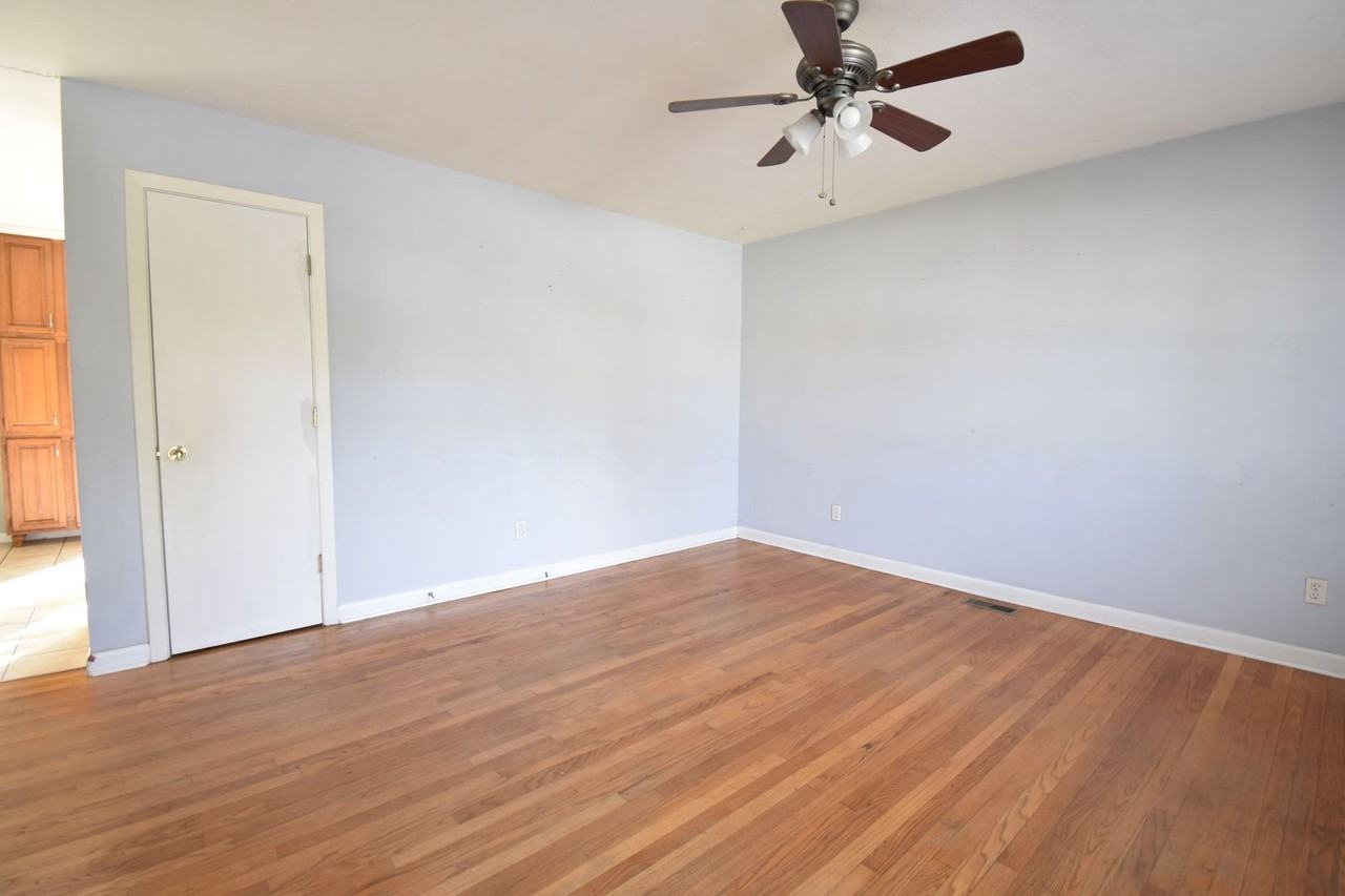 5151 Queensdale Dr - Photo 2 of 16