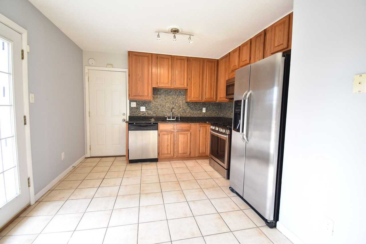5151 Queensdale Dr - Photo 4 of 16